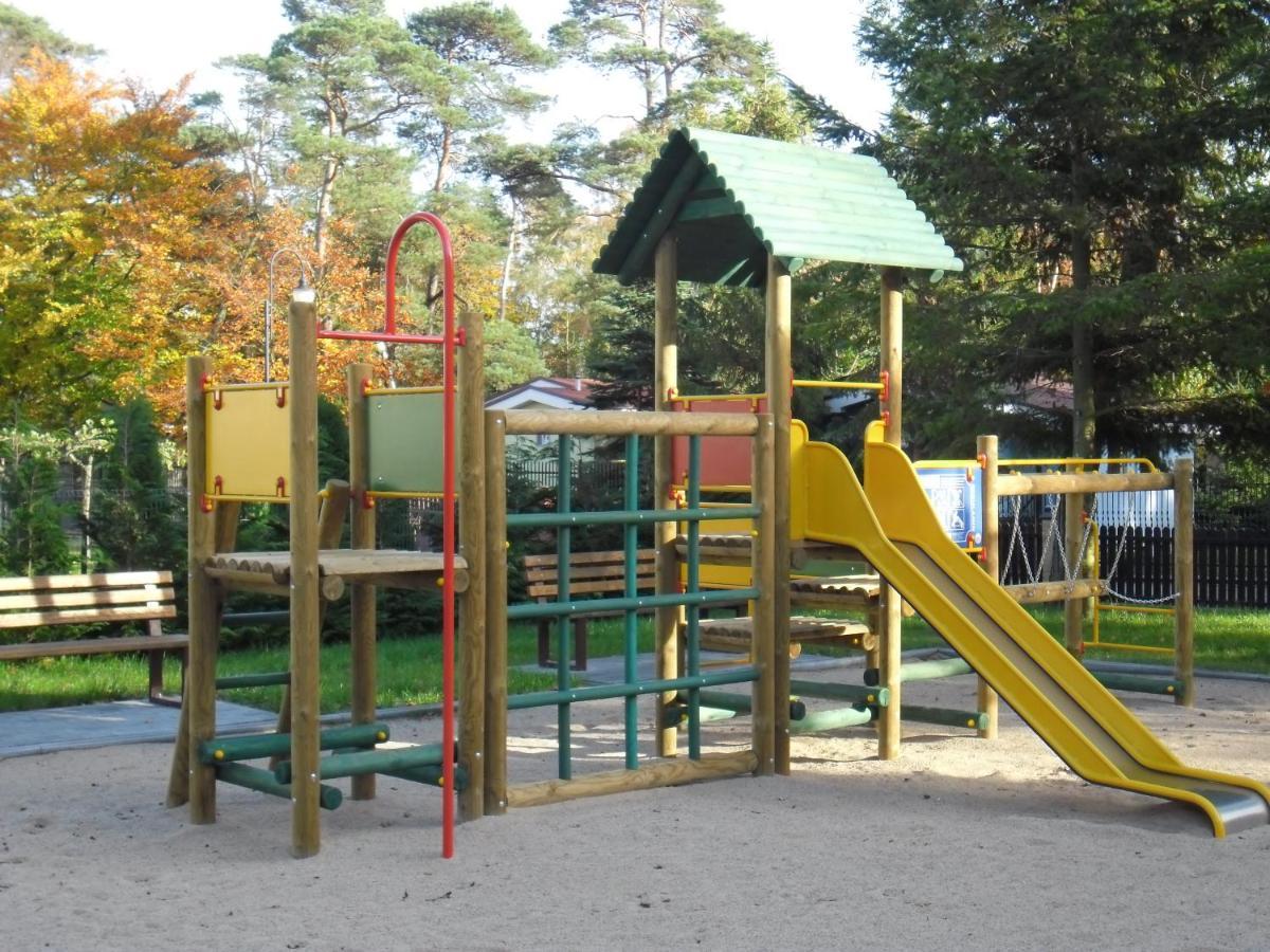 Lesny Dwor Aparthotel Миелно Екстериор снимка